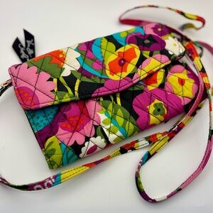 Vera Bradley Floral Quilted Wallet Crossbody – Spacious & Stylish